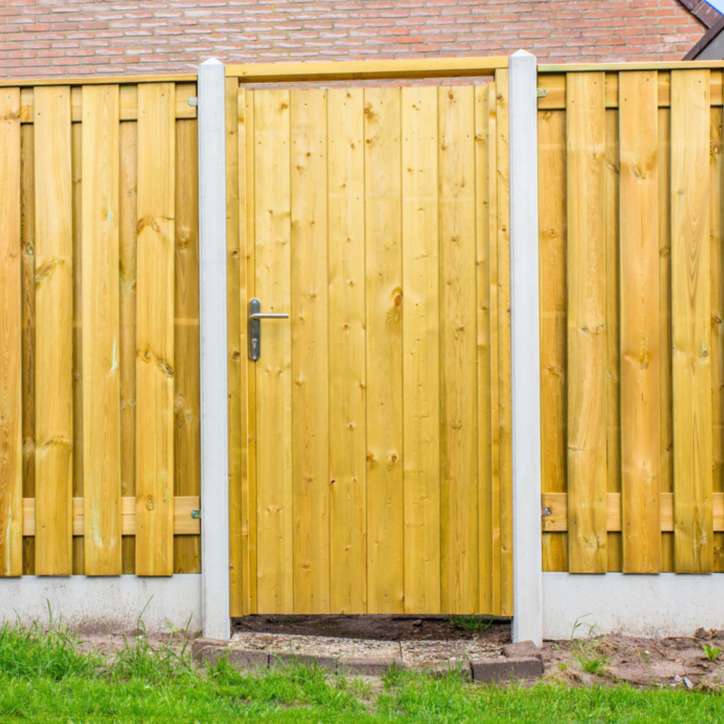 Enkele poort geïmpregneerd hout in tuinafscheiding