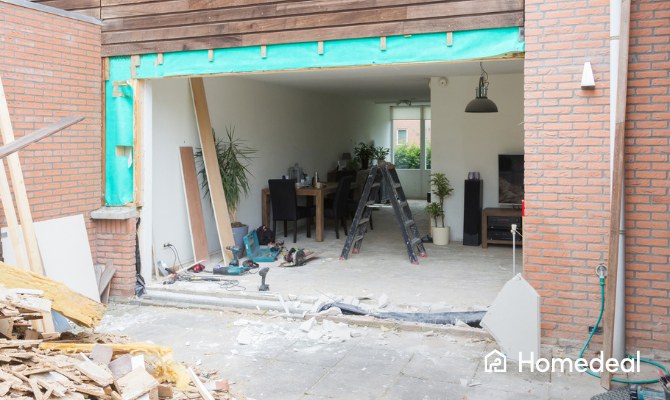 Aanbouw woning - gat gemaakt in de achtergevel